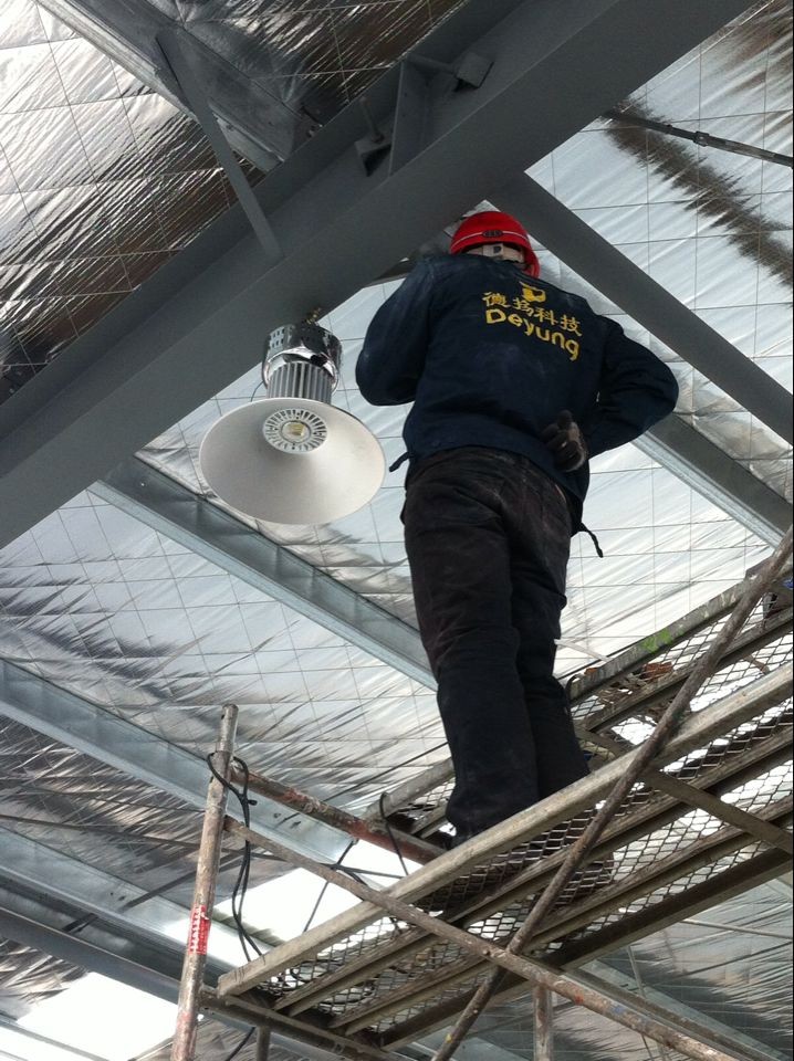 十堰市張灣蔬菜市場照明安裝